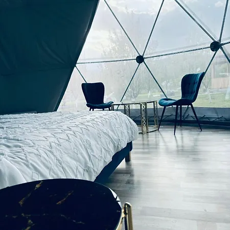 Cort de lux Sun Garden Glamping Domes