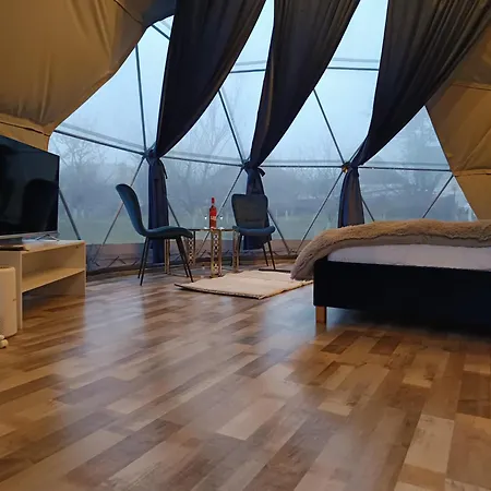 Cort de lux Sun Garden Glamping Domes *