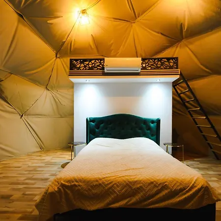 Sun Garden Glamping Domes Cort de lux